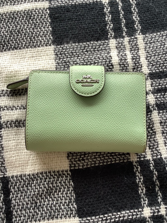 Coach Handbags - Coach medium corner zip wallet pale pistachio